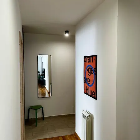 Modern 2-bedroom With Mountain View Apartment *